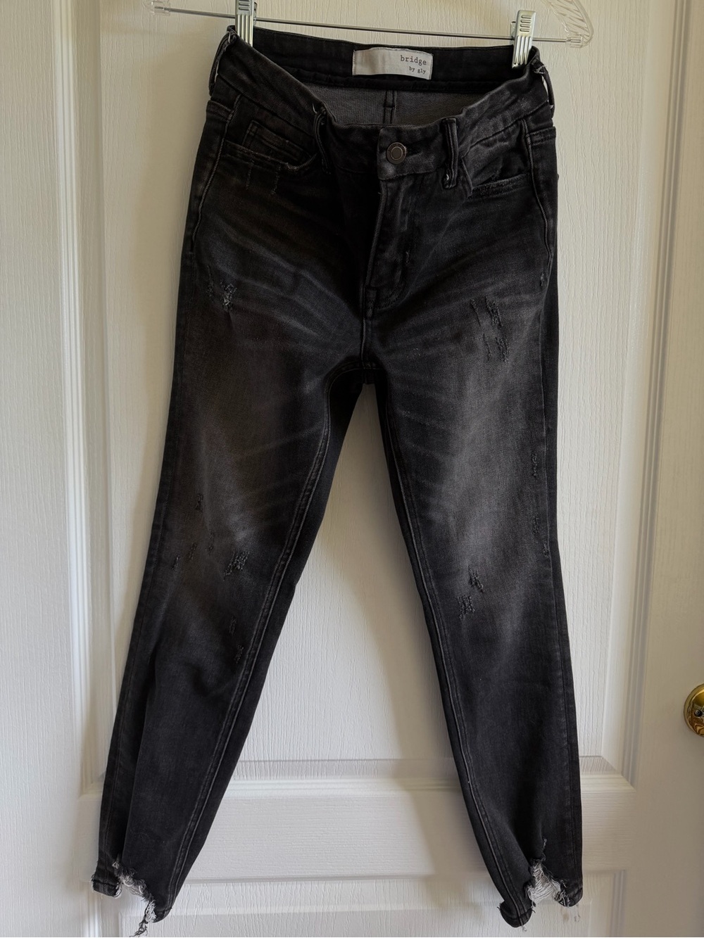 Bridge by gly Women’s Black Distressed Skinny Jeans
